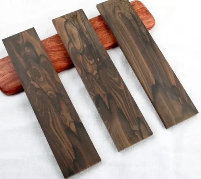Longueur: 250mm largeur: 40mm épaisseur: 30mm Ziricote Ciricote Cordia Dodecandra bûches de bois bri